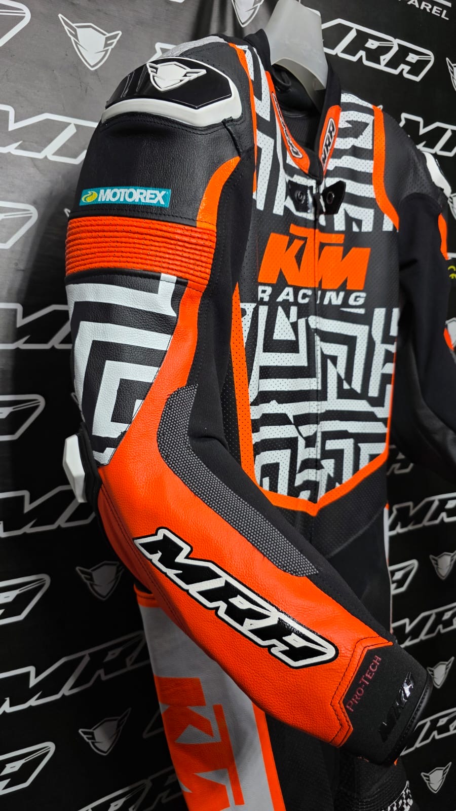 Pro-Tech Air Made to Measure Suit - Image 8